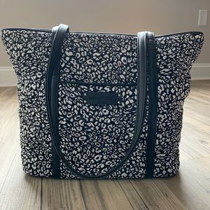 VERA BRADLEY SMALL TRIMMED VERA IN CAMOCAT